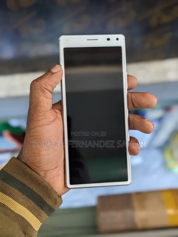 Sony Xperia 8 SOV42 64 GB White - Baraka Fernandez Sanur▷ Bei