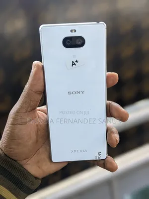 Sony Xperia 8 SOV42 64 GB White
