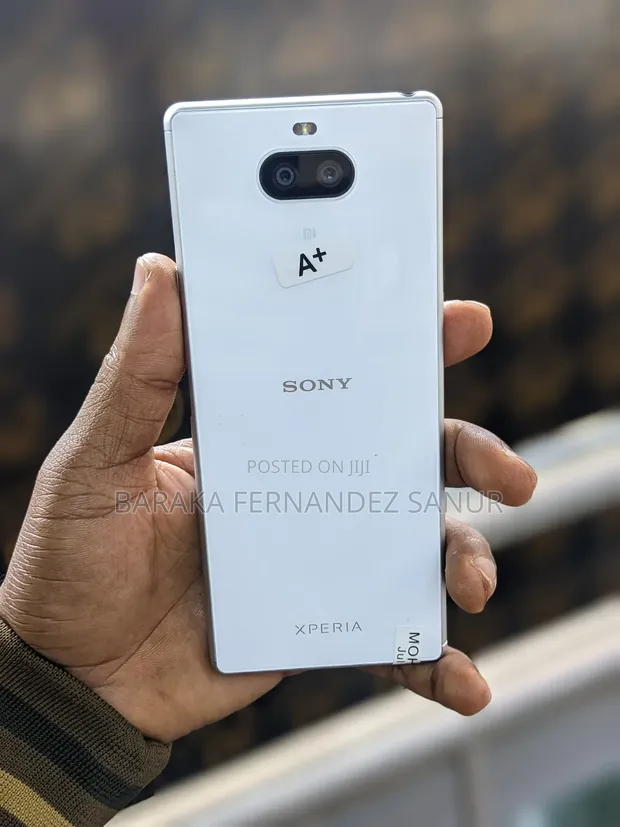 Sony Xperia 8 SOV42 64 GB White - Baraka Fernandez Sanur▷ Bei