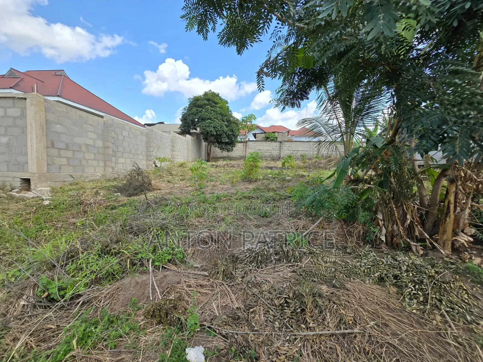 Kiwanja Kinauzwa Goba , Kutoka Lami Ni Mita 550