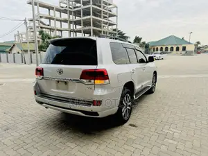 Toyota Land Cruiser 4.5 V8 VXR 2010 Silver