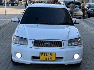 Subaru Forester 2004 White