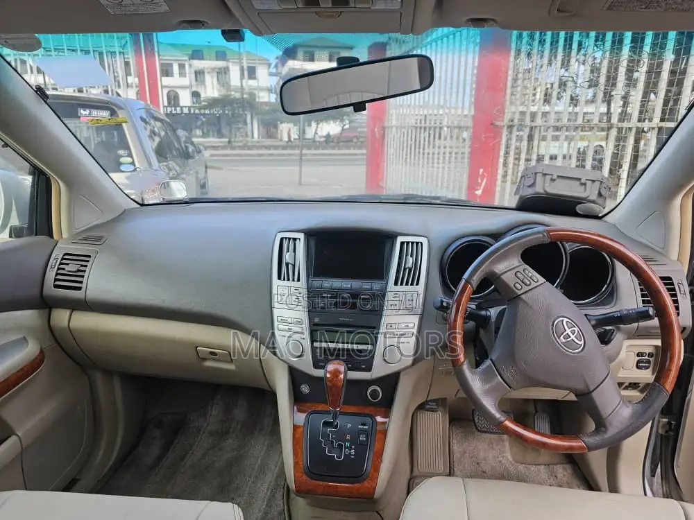Toyota Harrier 2005 Silver