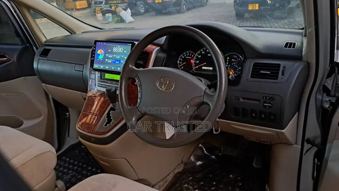 Toyota Alphard 2004 Silver