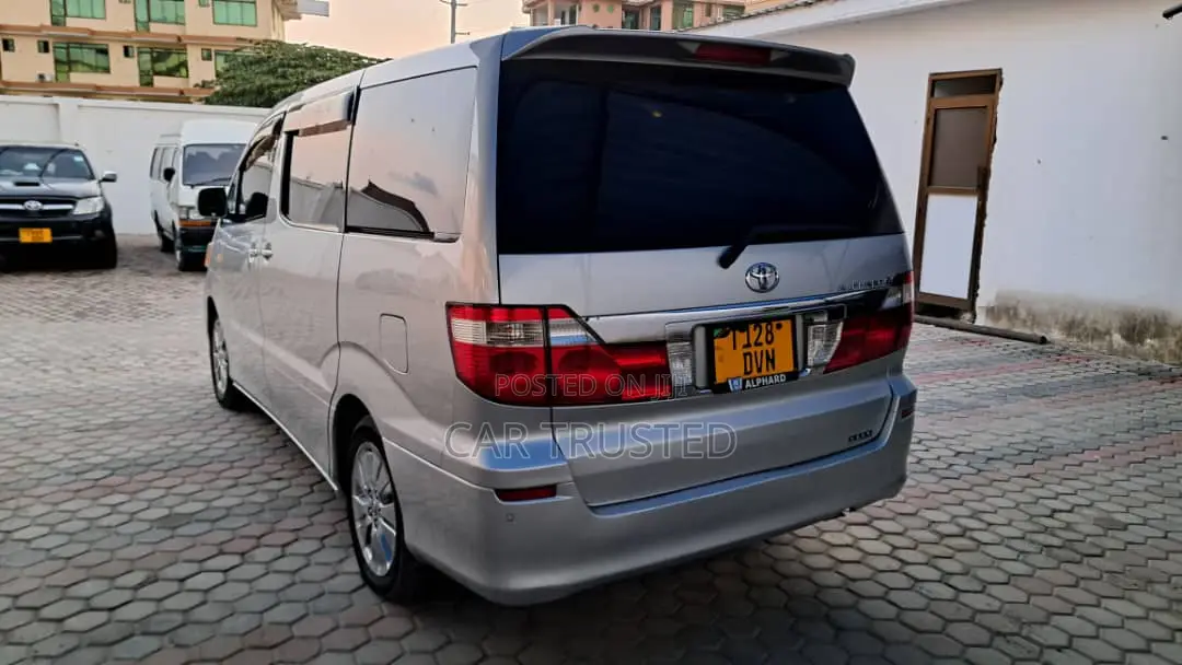 Toyota Alphard 2004 Silver