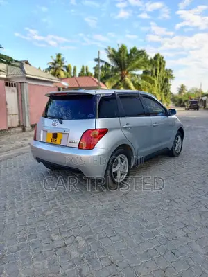 Toyota IST 2005 Silver