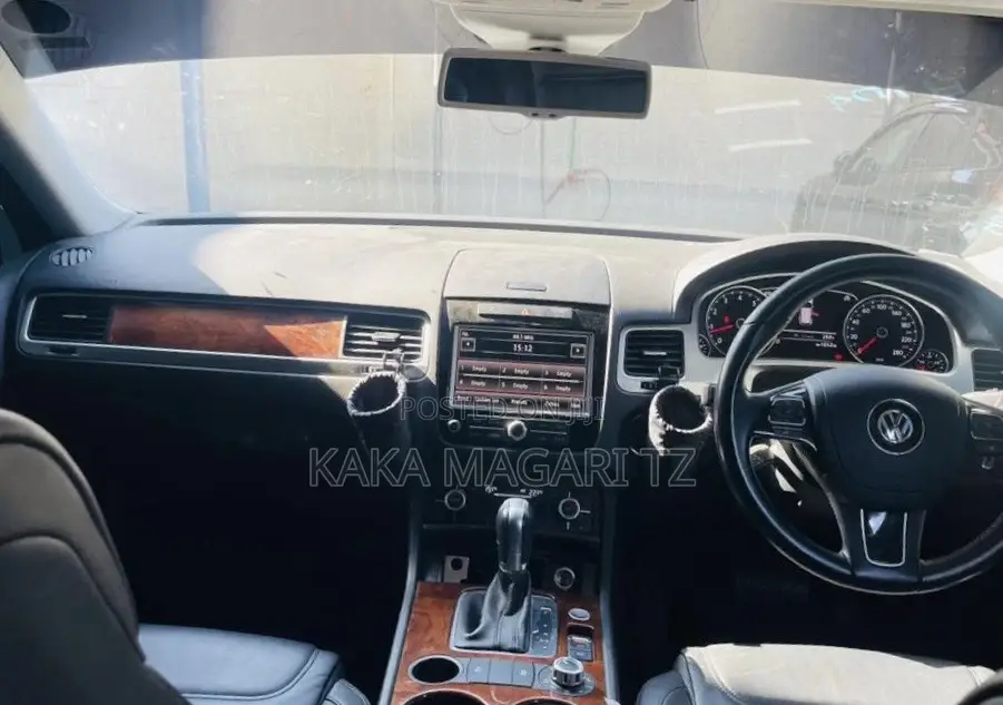 Volkswagen Touareg 2014 White