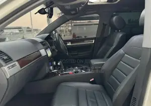 Volkswagen Touareg 2010 White
