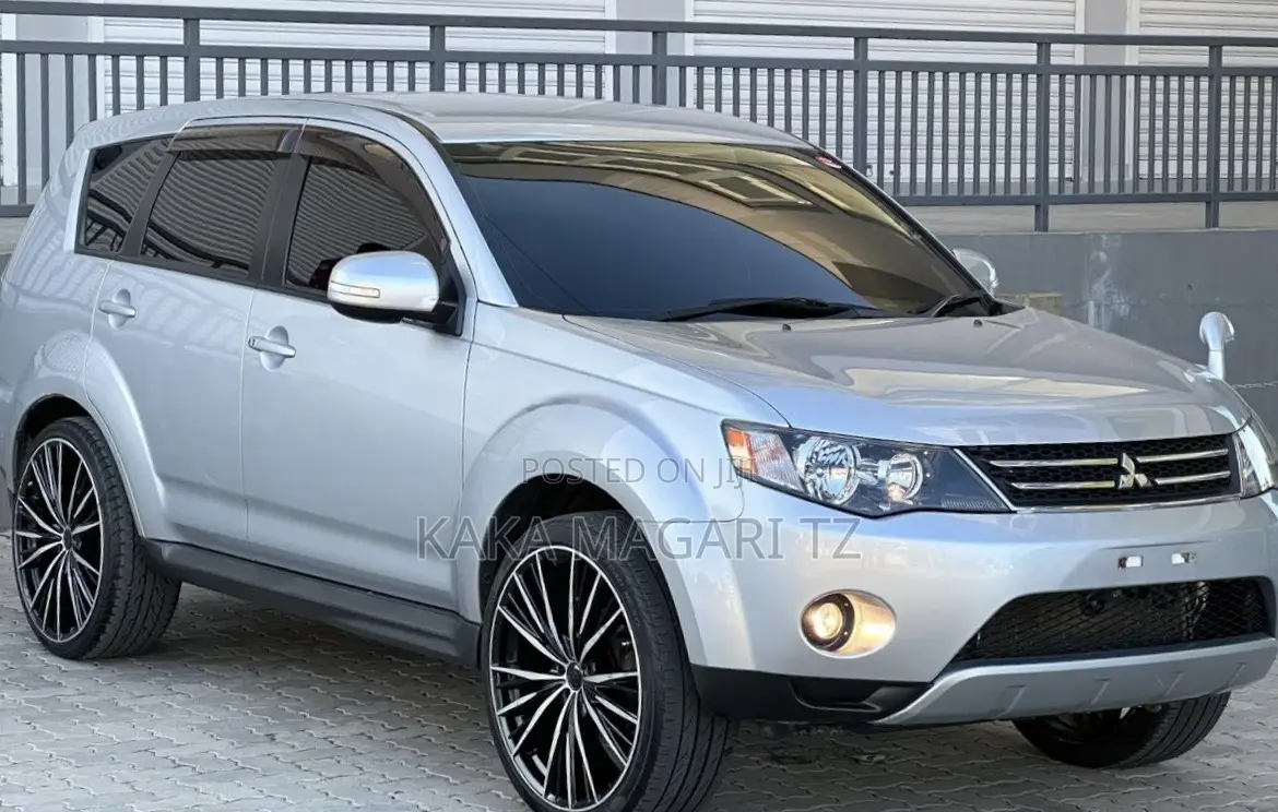 Mitsubishi Outlander 2010 Silver