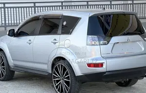 Mitsubishi Outlander 2010 Silver