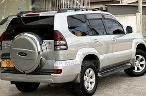Toyota Land Cruiser Prado 2005 Silver