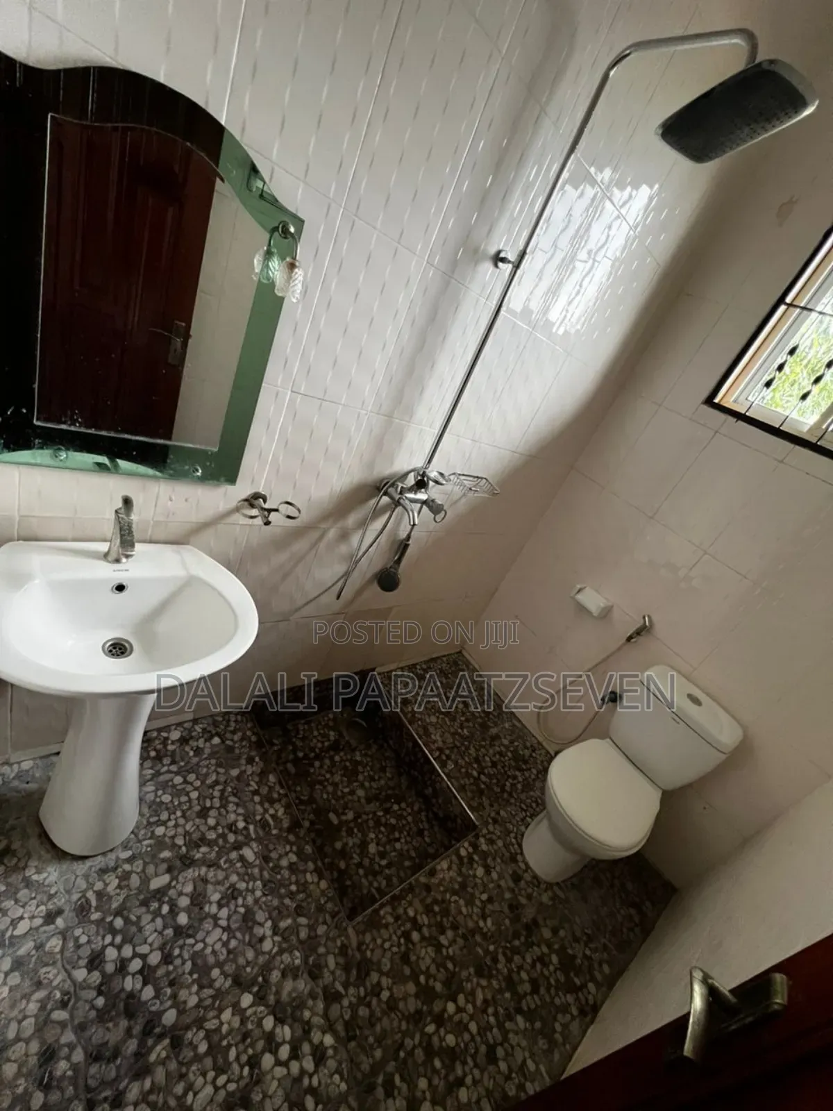 2bdrm Apartment in Dalalipapaatzseven, Bweni for rent
