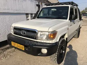 Toyota Land Cruiser 2014 White