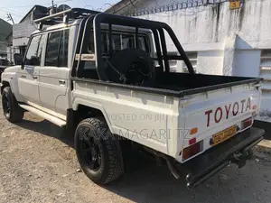 Toyota Land Cruiser 2014 White