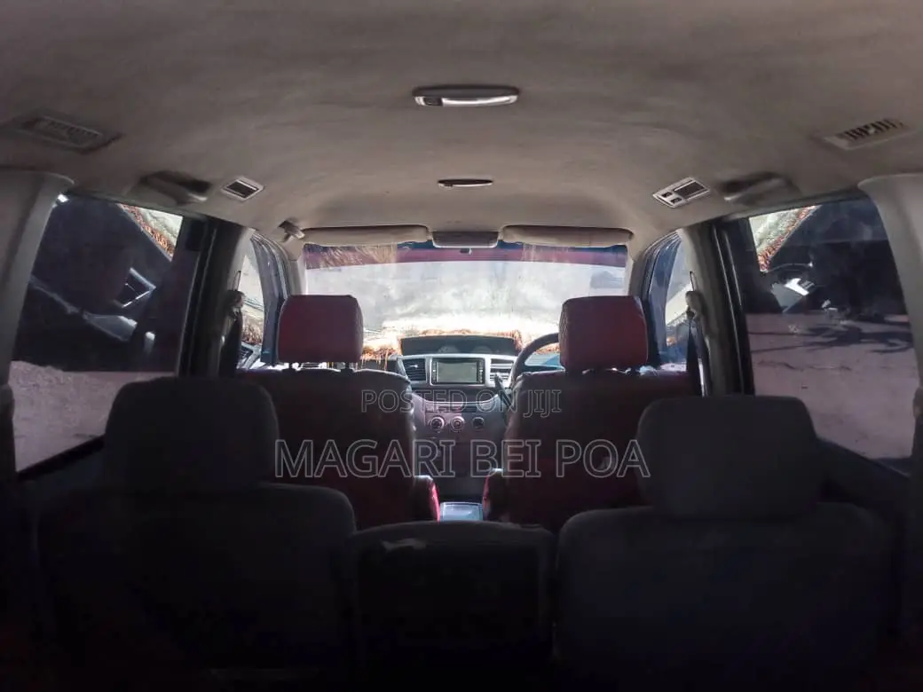 Toyota Noah 2003 Silver