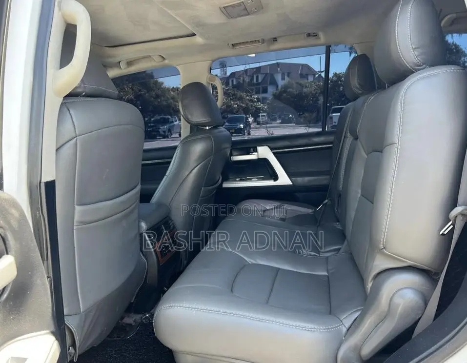 Toyota Land Cruiser 4.5 V8 VXR 2010 White