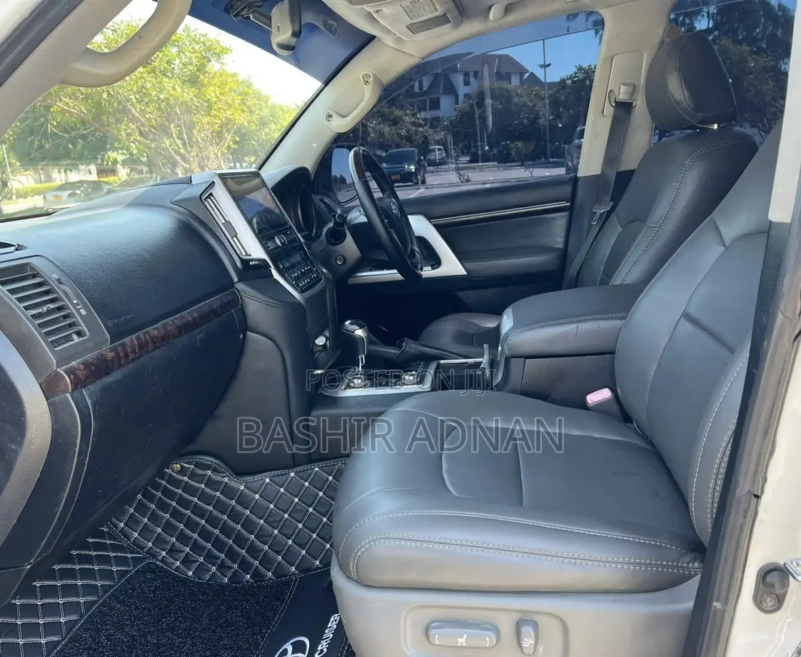 Toyota Land Cruiser 4.5 V8 VXR 2010 White