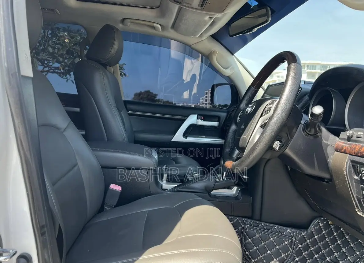 Toyota Land Cruiser 4.5 V8 VXR 2010 White