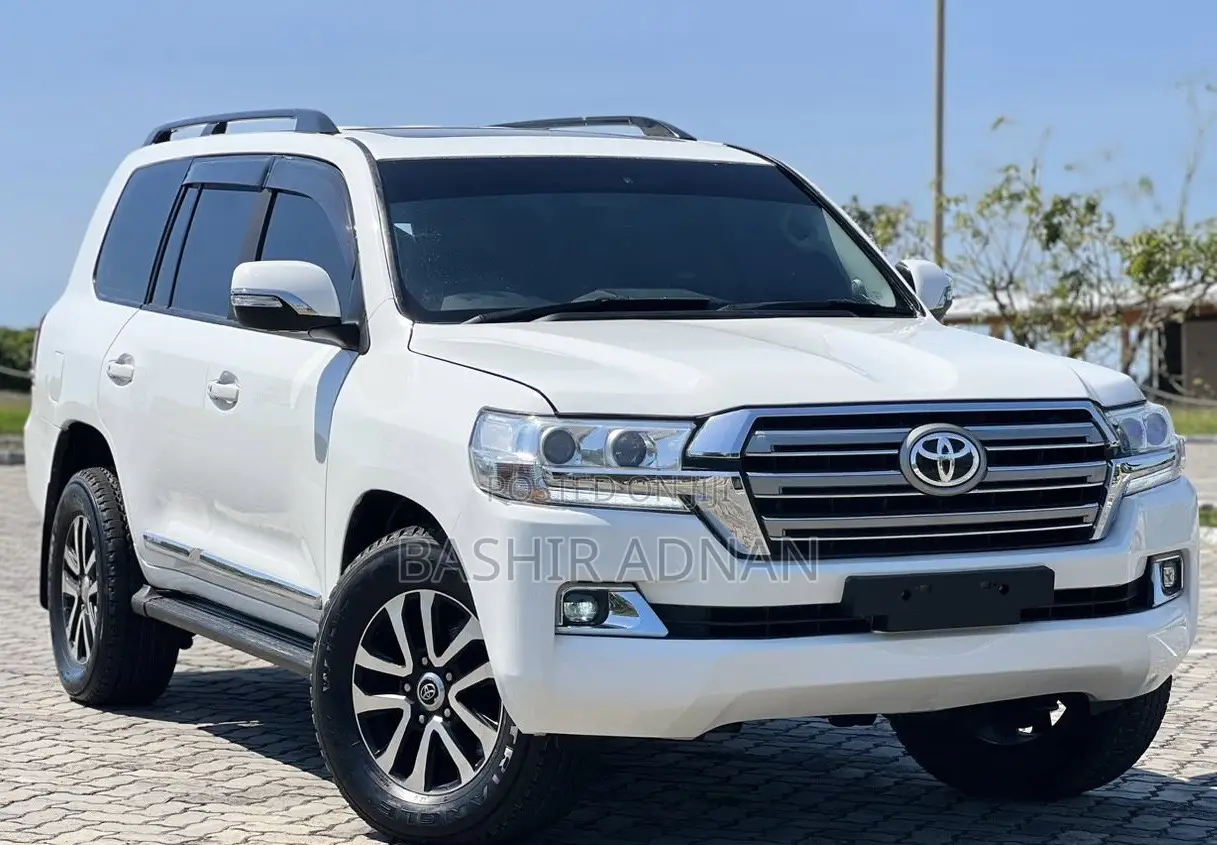 Toyota Land Cruiser 4.5 V8 VXR 2010 White