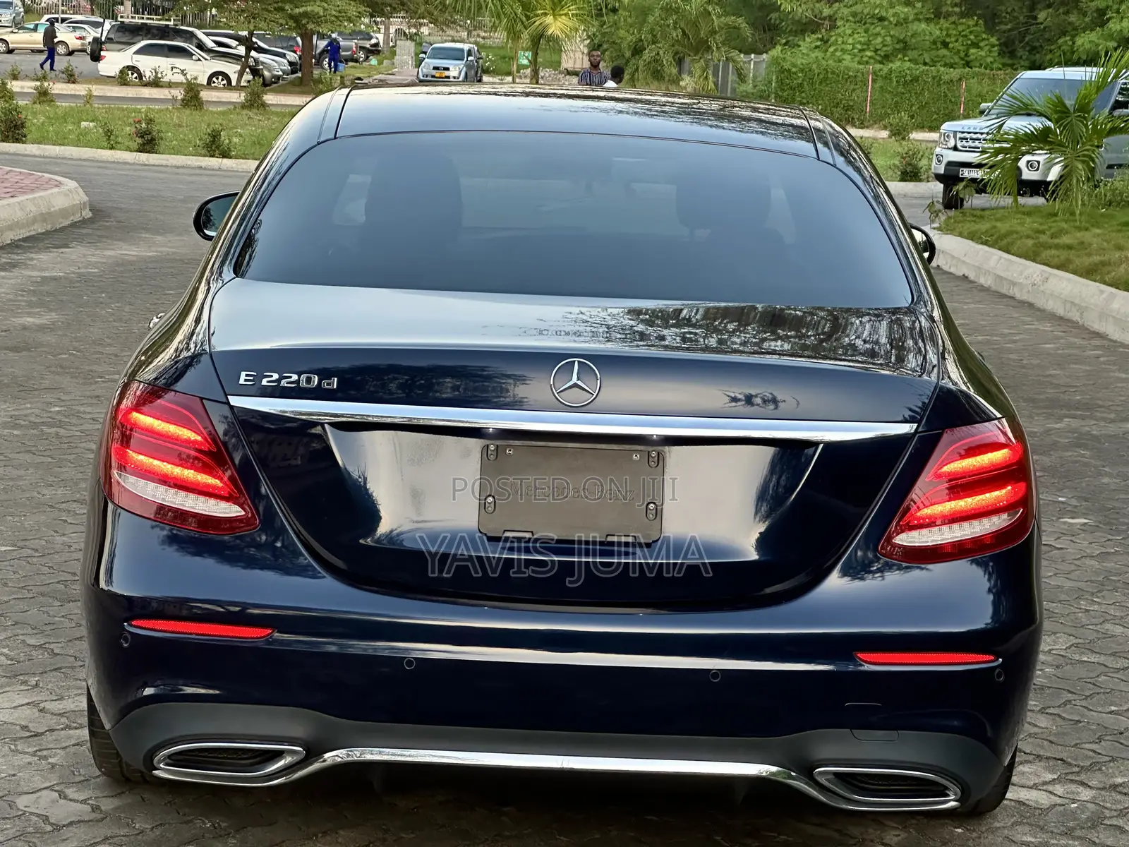 Mercedes-Benz E220 2017 Blue