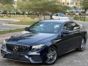 Mercedes-Benz E220 2017 Blue