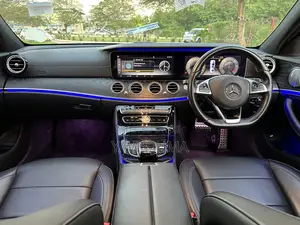 Mercedes-Benz E220 2017 Blue