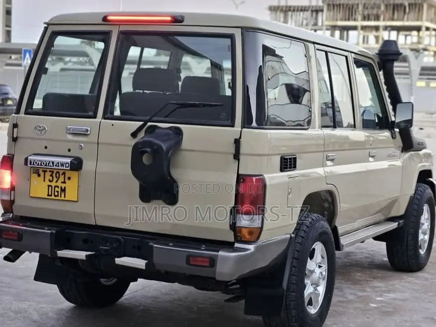 Toyota Land Cruiser 2015 Beige