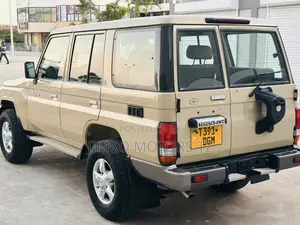 Toyota Land Cruiser 2015 Beige