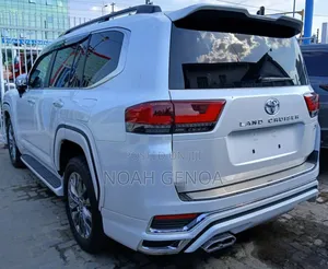 Toyota Land Cruiser 2024 White