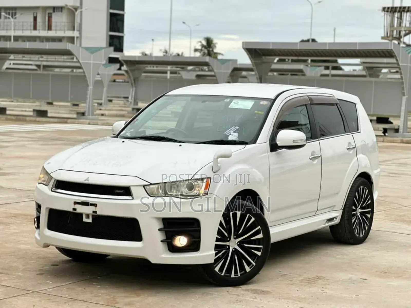 Mitsubishi Outlander 2011 White