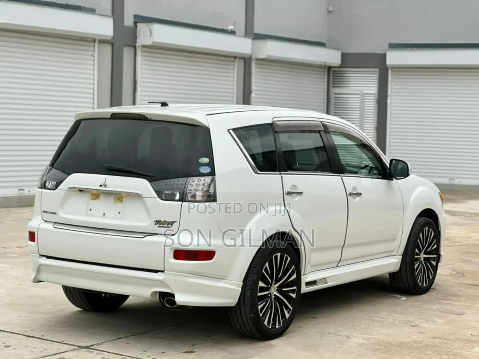Mitsubishi Outlander 2011 White