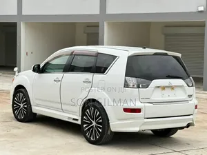 Mitsubishi Outlander 2011 White