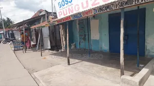 13bdrm Bungalow in Yombo Kwa Limboa for sale