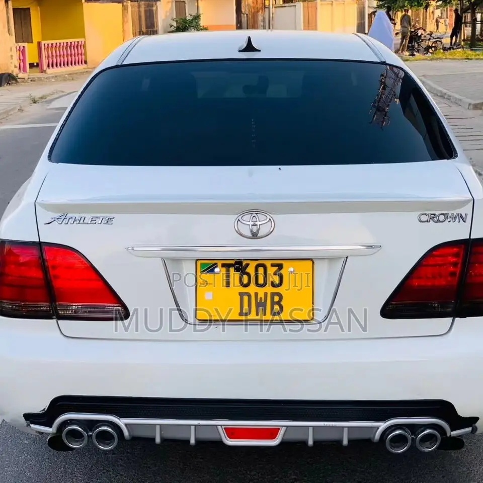 Toyota Crown 2006 White