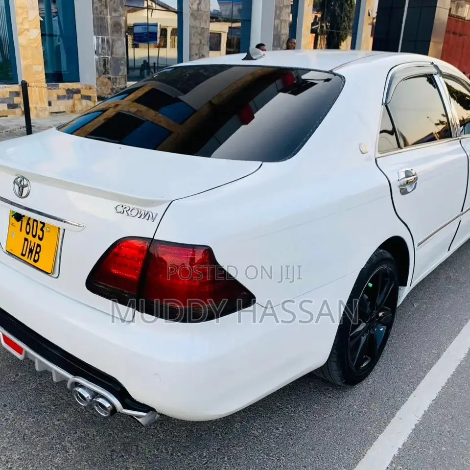 Toyota Crown 2006 White