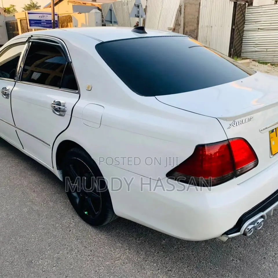 Toyota Crown 2006 White