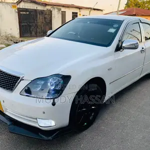 Toyota Crown 2006 White