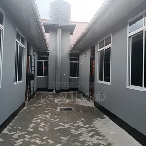 2bdrm Shared Apartment in David Super Agent, Kijitonyama for rent