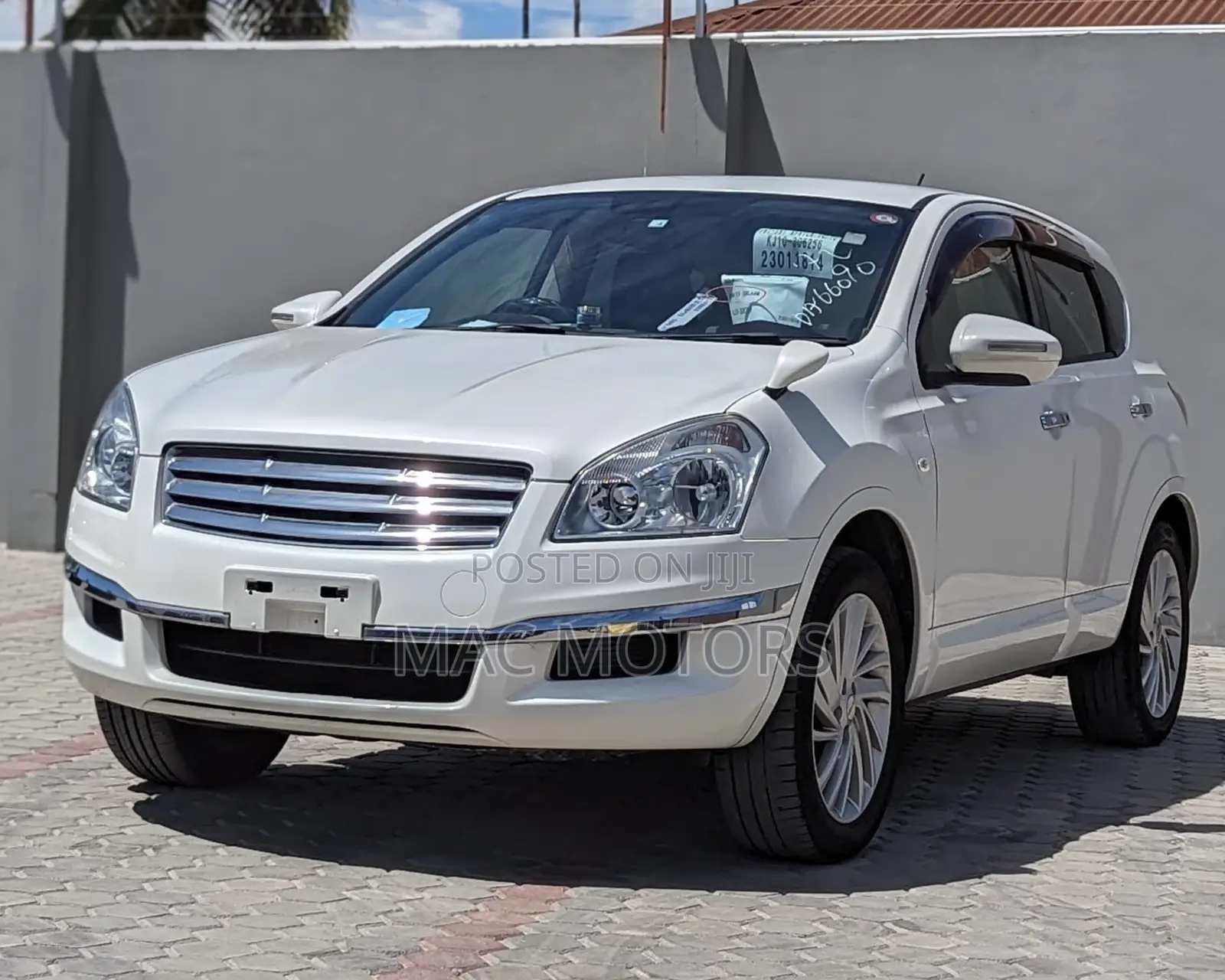 Nissan Dualis 2012 White
