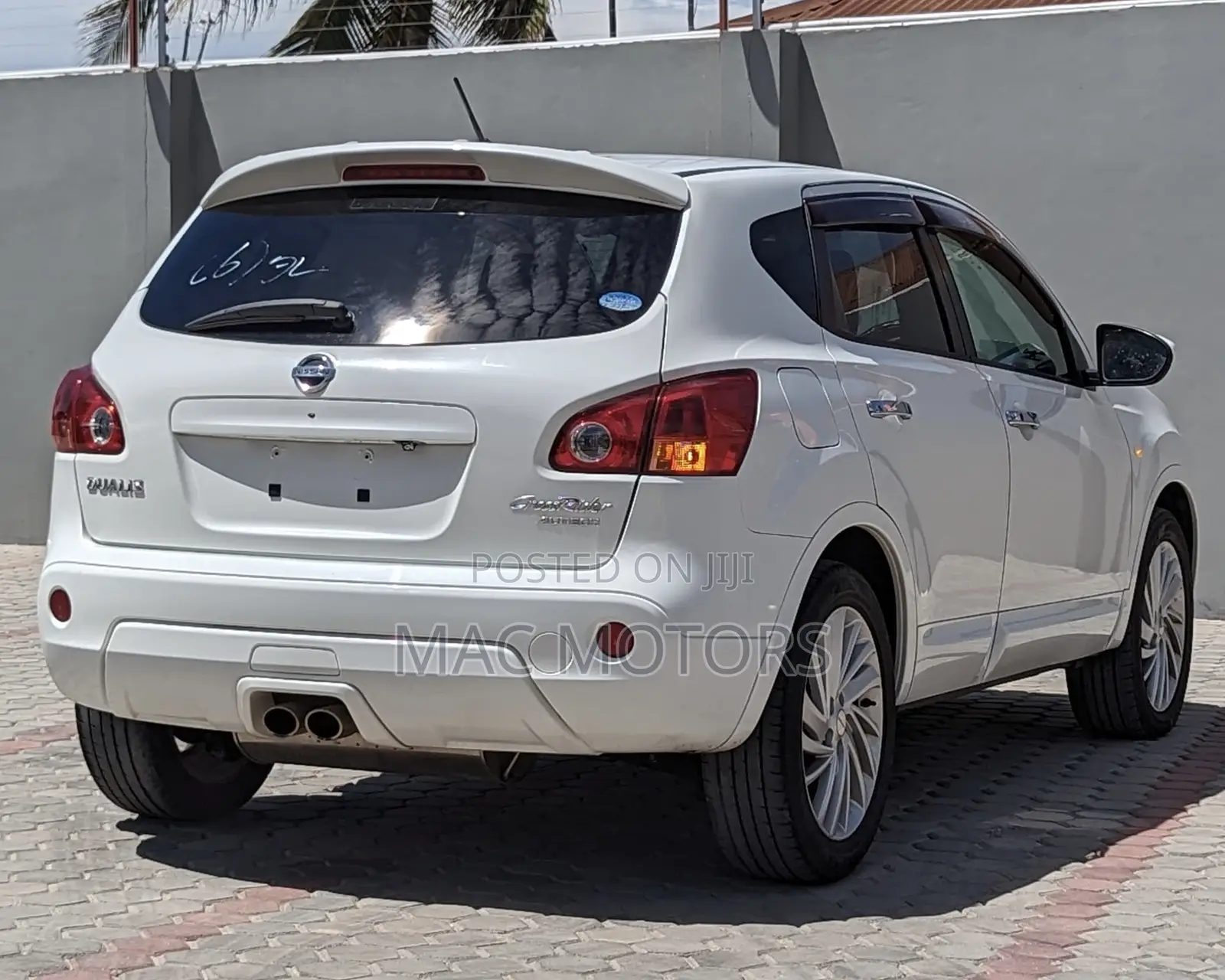 Nissan Dualis 2012 White