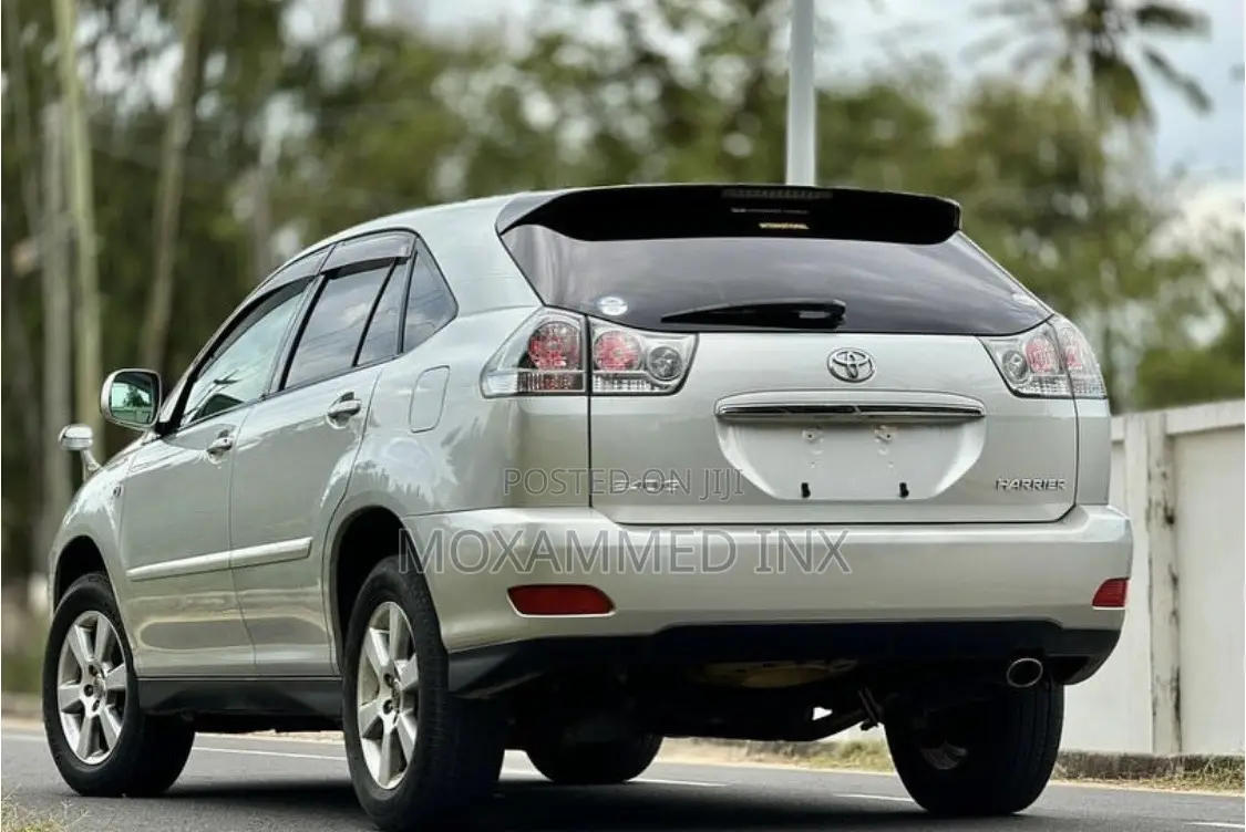 Toyota Harrier 2004 Silver