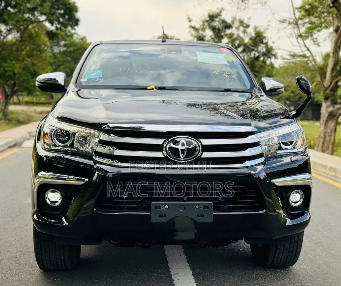 Toyota Hilux 2018 Black