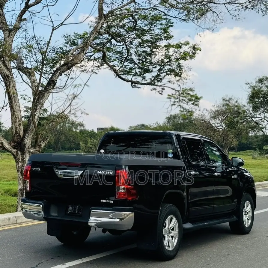 Toyota Hilux 2018 Black
