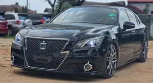 Photo - Toyota Crown 2013 Black