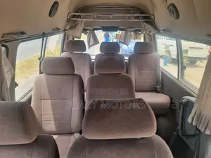Toyota HiAce 2002 White