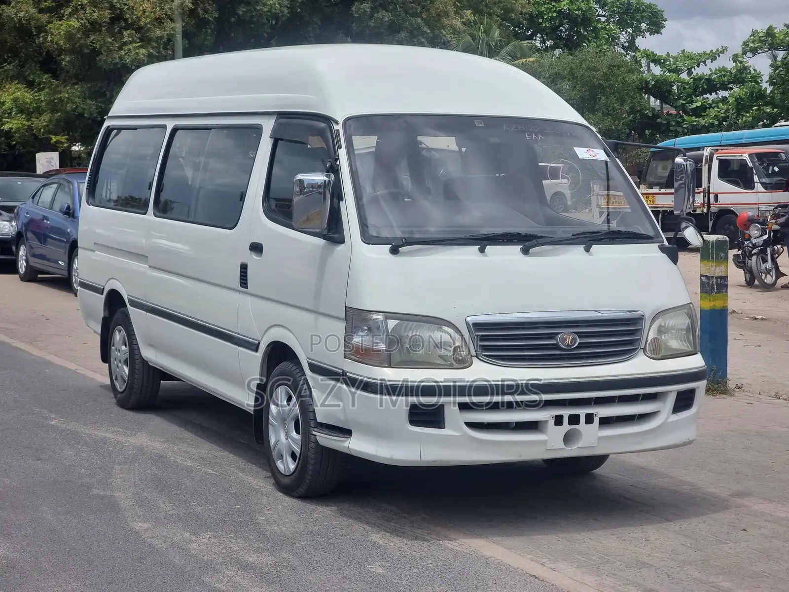 Toyota HiAce 2002 White
