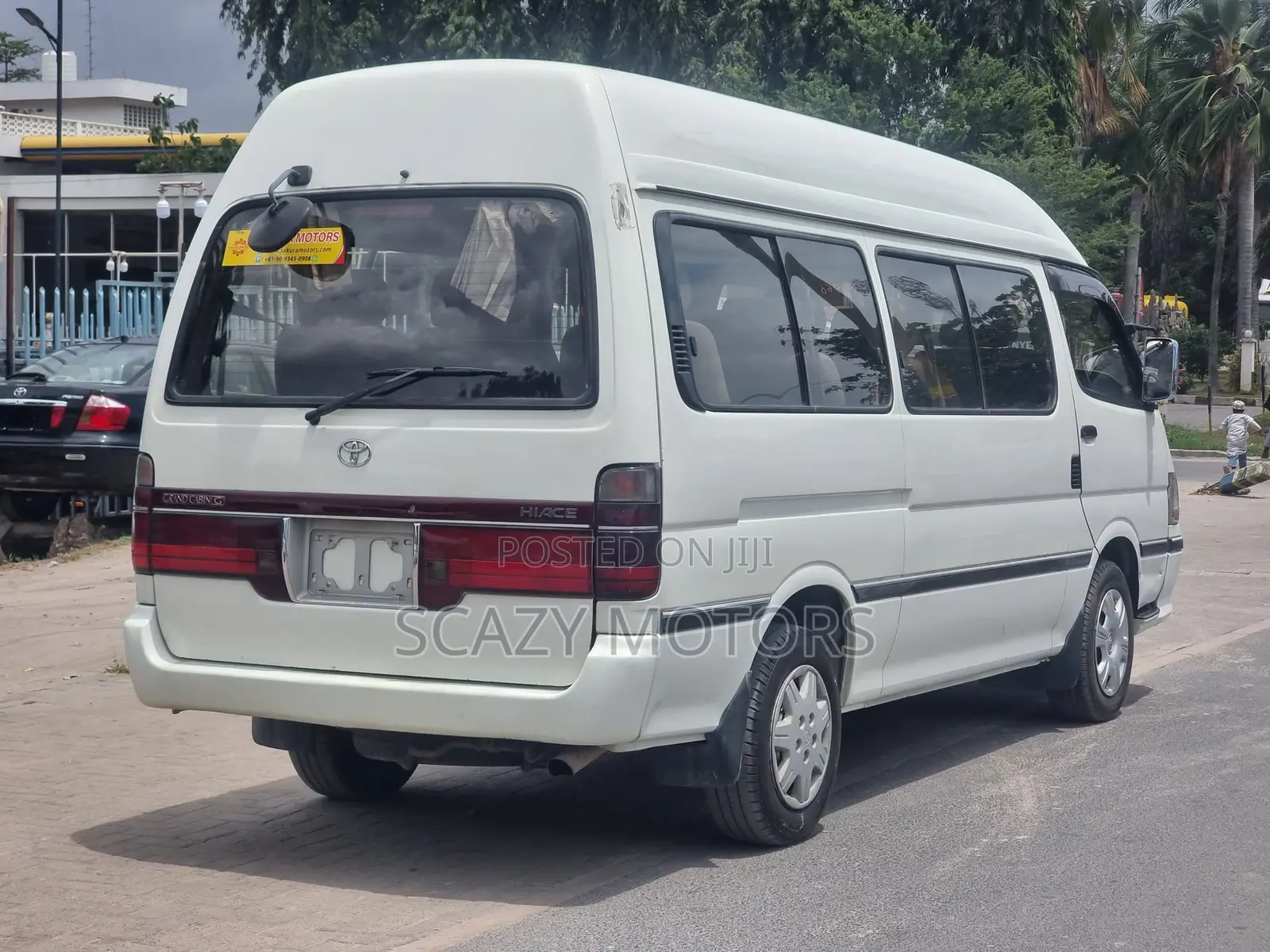 Toyota HiAce 2002 White