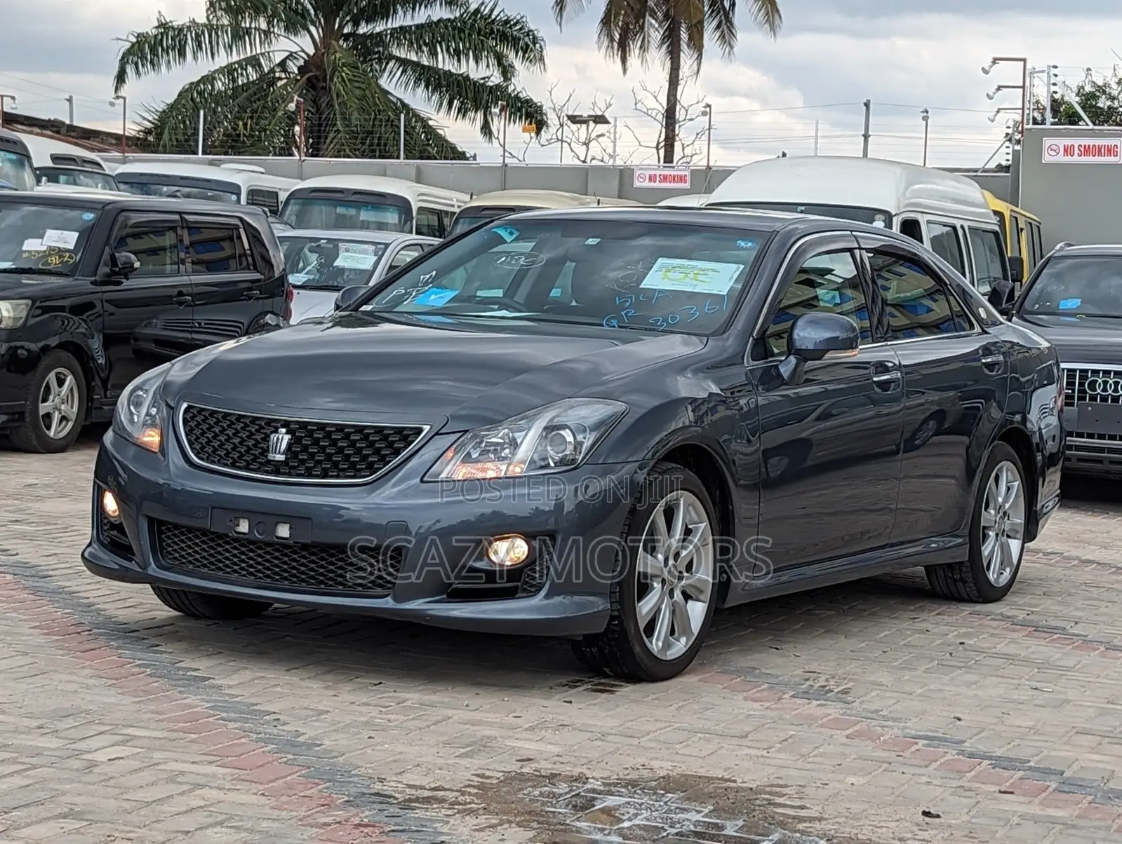 Toyota Crown 2010 Gray
