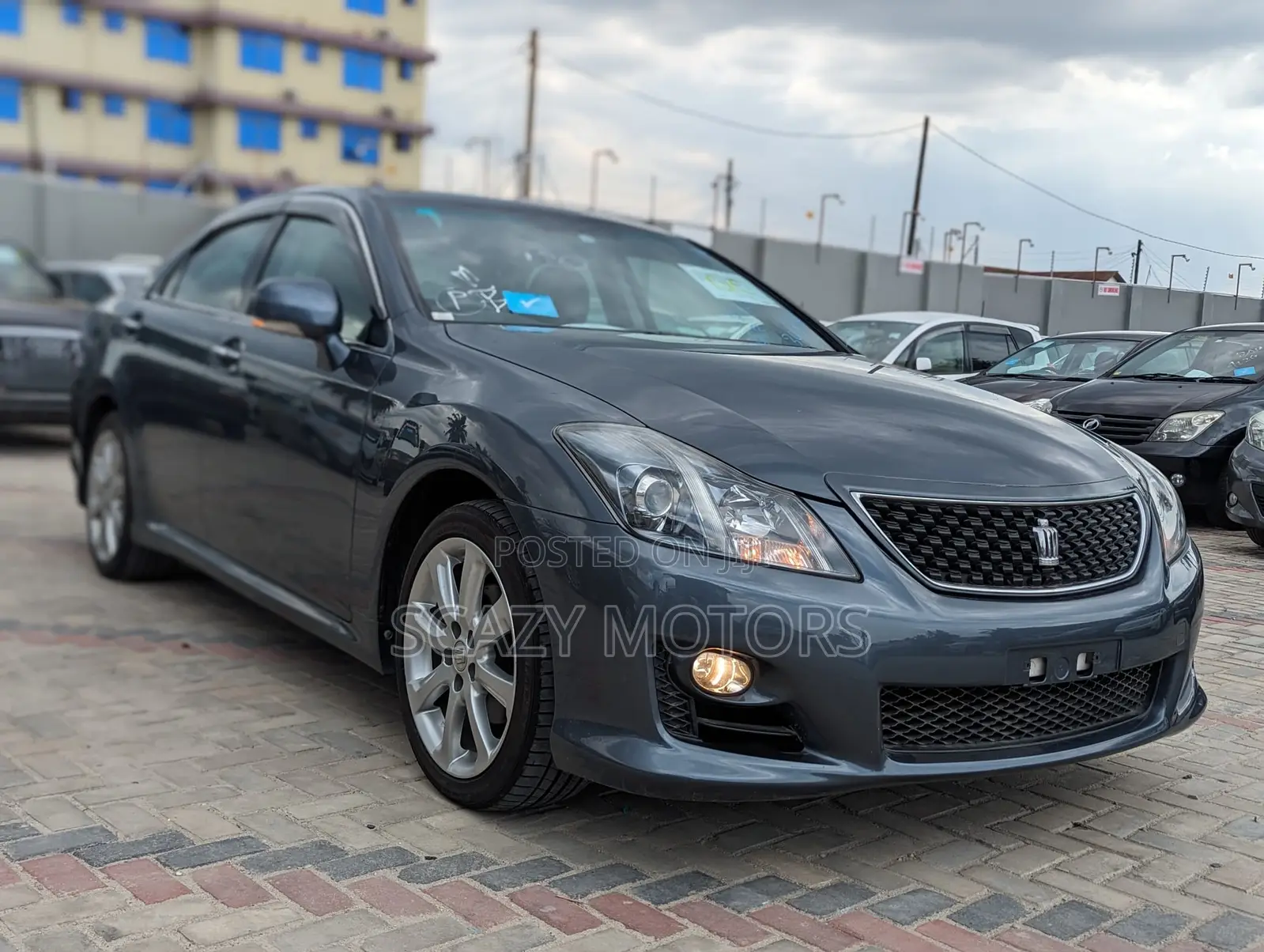 Toyota Crown 2010 Gray