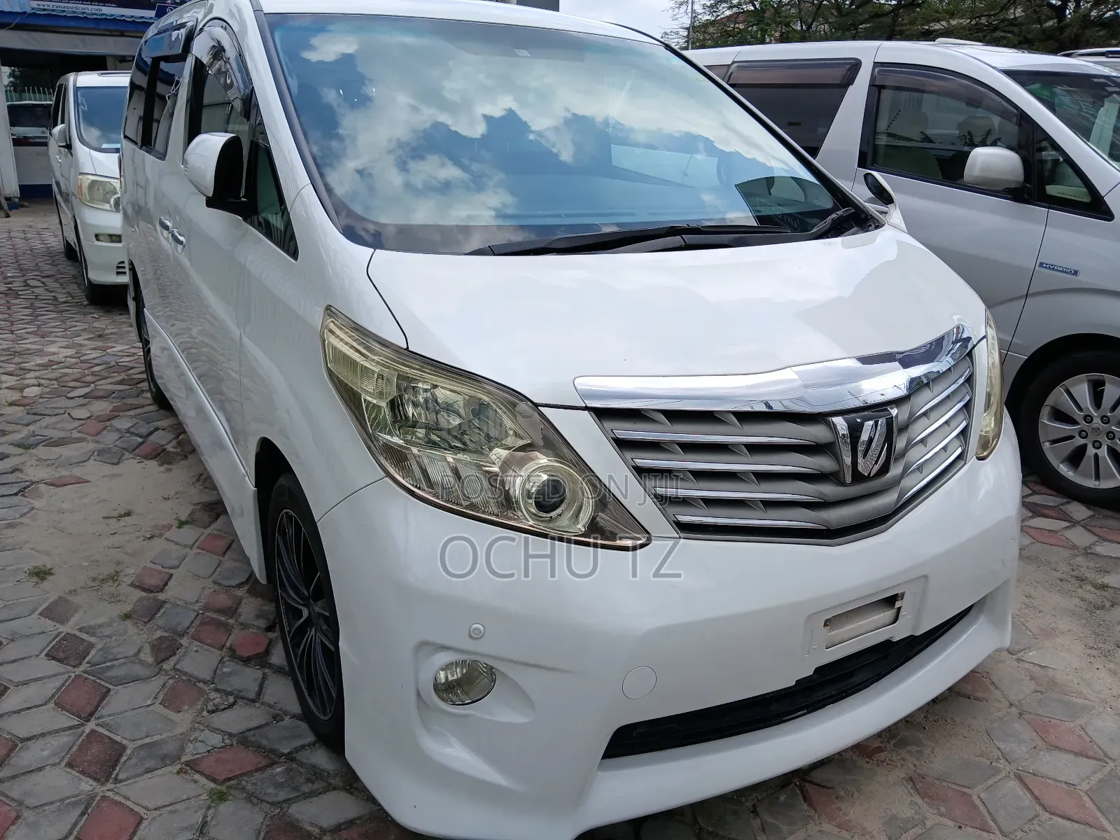 Toyota Alphard 2010 White